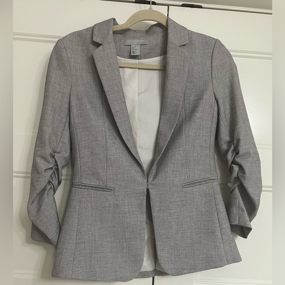 H&M - Picture 2 of 5